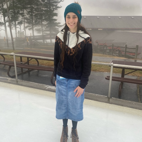 Meet your Posher, Cherish - Picture 2 of 2